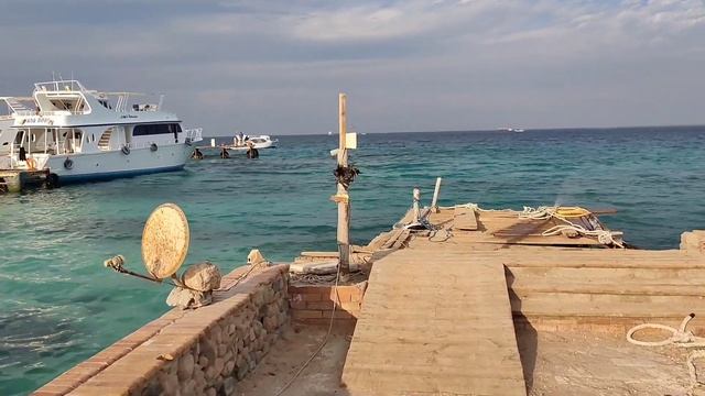 Красивый пляж La Casa Beach с кораллами и цветными рыбами в Хургаде