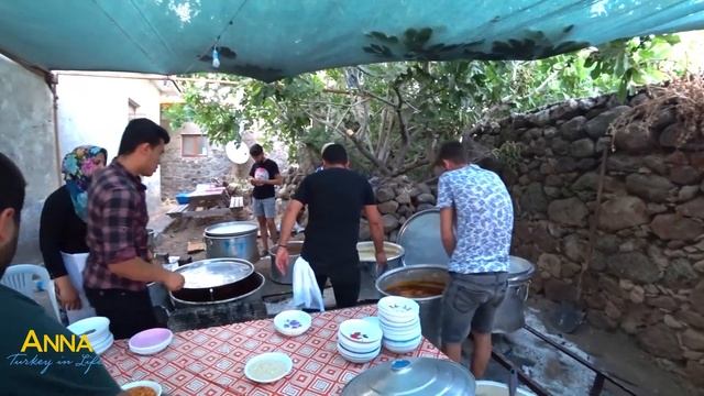 Свадьба в Турецкой деревне: чем кормят гостей. Турция 2019 смотреть онлайн