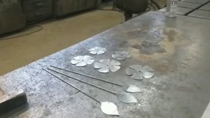 Цветок из металла. Своими руками. Без ковки. Что подарить девушке.