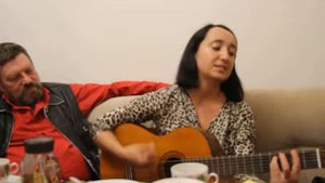 Песня под гитару на стихи Виталия Кальпиди. Елена Оболикшта.