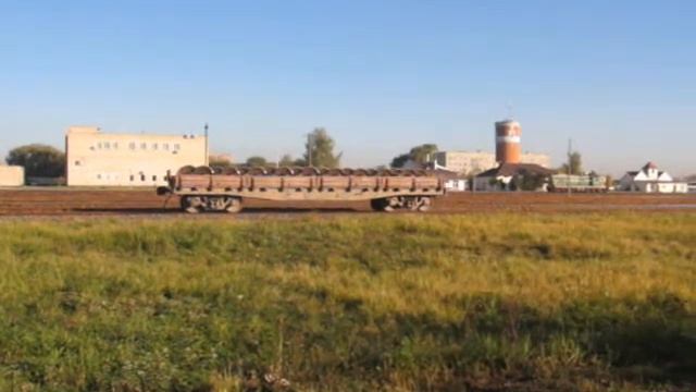 Платформа с колёсами крадётся по станции Слуцк смотреть онлайн