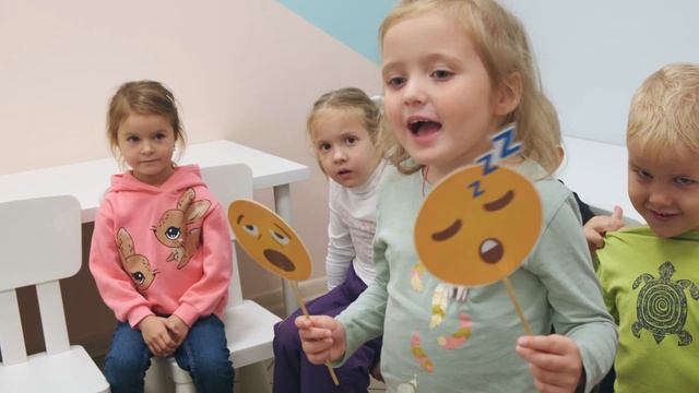 Занятия по английскому для детей с 3 до 6 лет в Центре Языкового Общения Я-Ты-Мы-Они в Новокосино смотреть онлайн