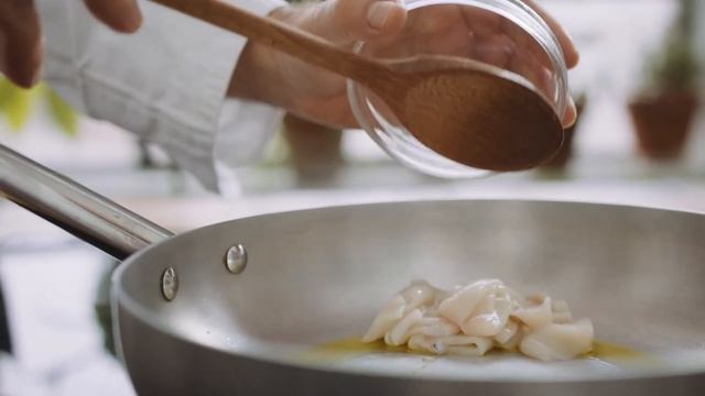 Barilla | How to make Linguine with seafood смотреть онлайн