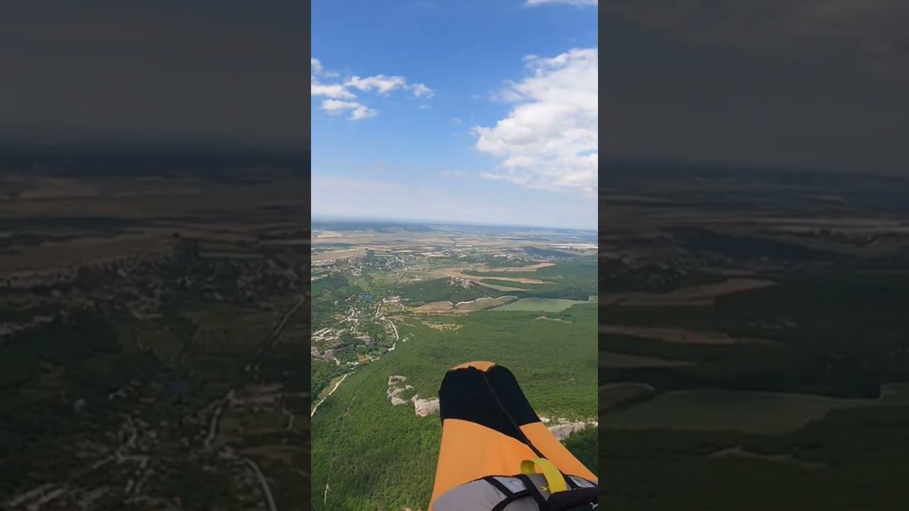 Пролетаю поселок Ходжа-Сала и массив Мангуп-Кале. Мангупское озеро.