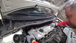 Corolla 150 12г.в. (мотор 1ZR-FE) 70000км. Замена прокладки клапанной крышки.