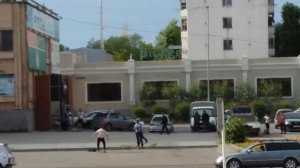 ПЬЯНЫЙ МУЖИК ДЕРЁТСЯ С МЕНТОМ