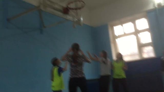 Девочки первая игра в баскетбол смотреть онлайн