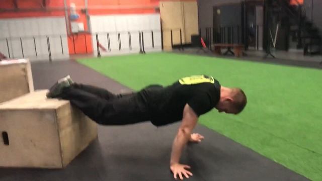 Подъем таза в планке на боксе смотреть онлайн