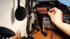 Космотнавты МКС отвечают на впросы