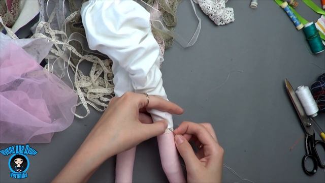 Шьем наряд интерьерной кукле. Урок # 10/1. Мастер класс. смотреть онлайн