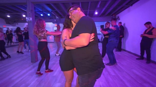 DJ Kash bachata social dance at Social X Toronto смотреть онлайн
