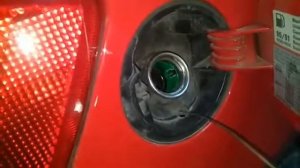 Как поставить лючок на Фабию не снимая подкрыльник