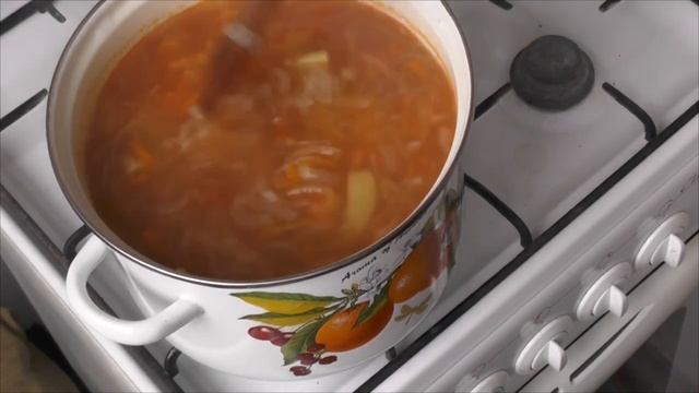 Дешевый суп из консервированной рыбы с овощами, Cheap canned fish soup with vegetables смотреть онлайн