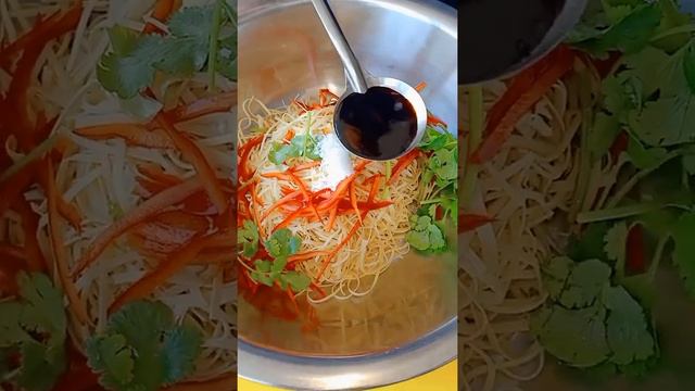 炝拌豆腐皮你吃过吗好吃美味停不下来