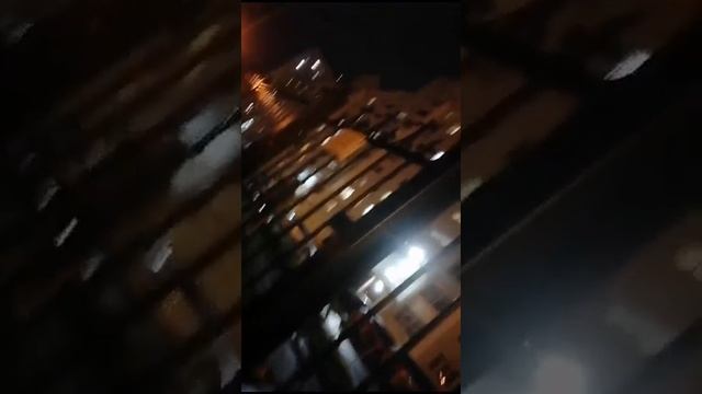 Неадекватное поведение охранника школы №211 города Новосибирска к сотрудникам клининга смотреть онлайн