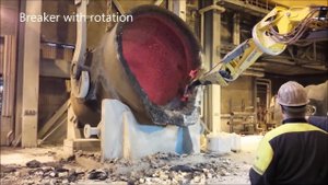Машина Brokk 800 для проведения демонтажных работ на металлургическом производстве