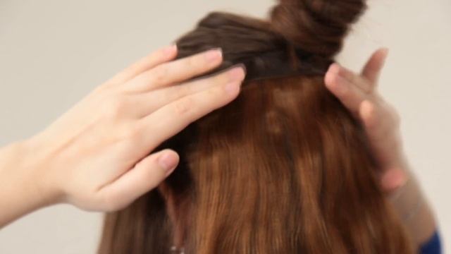 Как надевать волосы на заколках смотреть онлайн