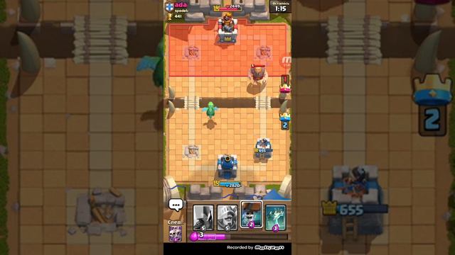 Играю в игру Клэш Рояль смотреть онлайн