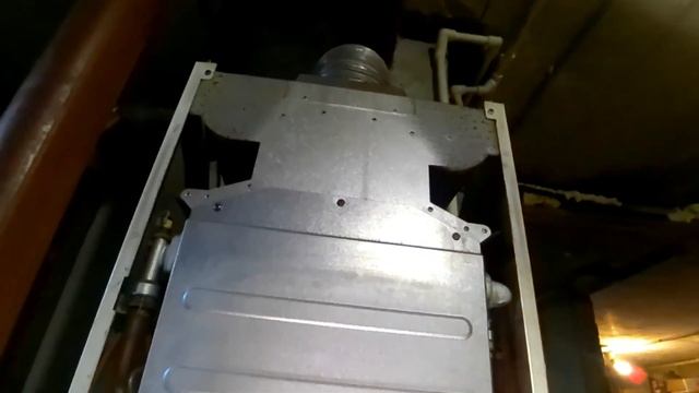 Будни мастера — Замена датчика протока на котле BAXI под дружеские беседы! смотреть онлайн