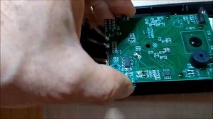 Плата мультиметра DT9208A крупным планом