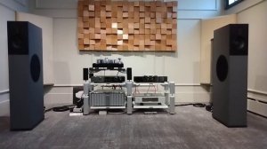 Burmester 089 belt-drive CD-Player.