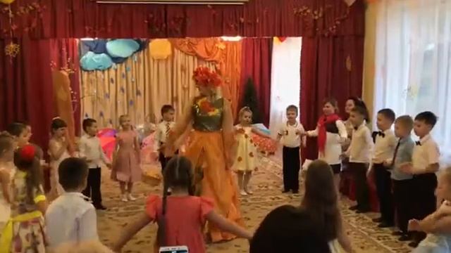 песня-хоровод "Осень очень хороша" смотреть онлайн