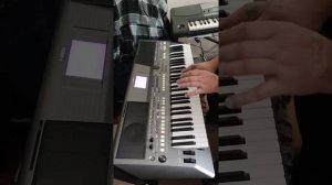 Классная игра на синтезаторе Korg PA-600 VS Yamaha PSR-S670