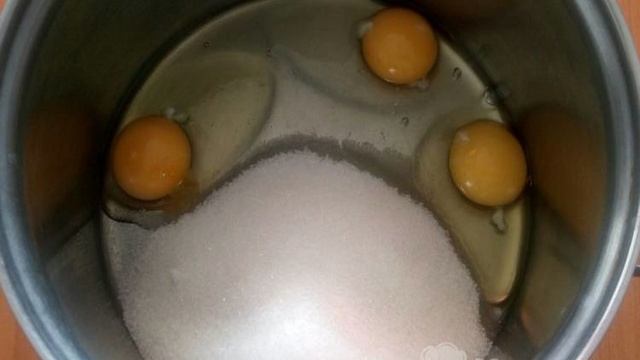 Оладьи на кефире с изюмом