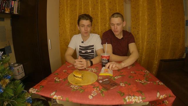 ЧТО ВНУТРИ АТОМИК БОКС ОТ БУРГЕР КИНГА?! || Обзор Атомик бокса от БК. смотреть онлайн