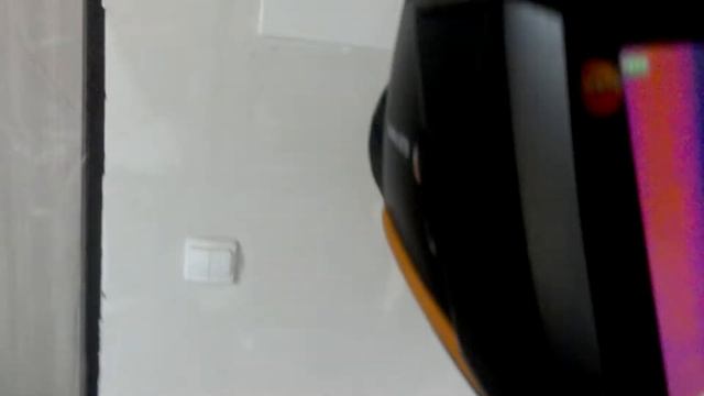 Тепловизор,проверяем потолок и входную дверь в доме смотреть онлайн