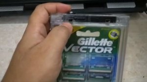 How To Open Gillette Vector Blade Case