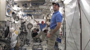 ЧЕМ НА САМОМ ДЕЛЕ ЗАНИМАЮТСЯ КОСМОНАВТЫ НА МКС ?