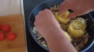 Как приготовить ужин просто и вкусно.Макаронные гнёзда с грибами и сыром