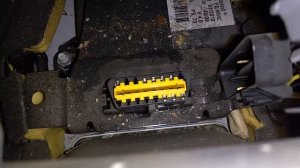 Ubicación Conector De Diagnóstico OBD2 Renault Symbol 2008 - 2013