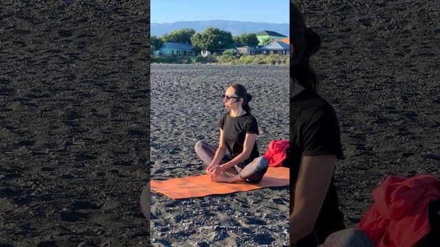 Ч.1. Суставная гимнастика с Анной Гедза, сукшма вьяяма. Алаколь 2023 йога-ретрит от Шакти Алматы смотреть онлайн