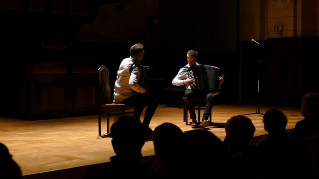 Marcin Jabłoński & Karol Jabłoński - Tango pour Claude (Richard Galliano) смотреть онлайн