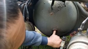 проверка уровня масла в заднем мосту