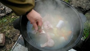 делюсь своим рецептом вкуснейшей ухи с дымком на костре
