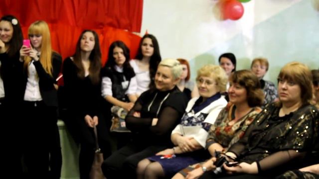 Машуня поздравляет маму :) смотреть онлайн