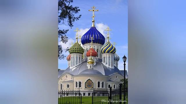 СВЯЗАННЫХ СВЯЩЕННИКОВ ВЫВЕЗЛИ НА ВОЛГУ, ПО ОДНОМУ СТАЛКИВАЛИ В ВОДУ, ВЫПЛЫВШИХ ТОПИЛИ..УМУЧЕНЫ ВСЕ. смотреть онлайн