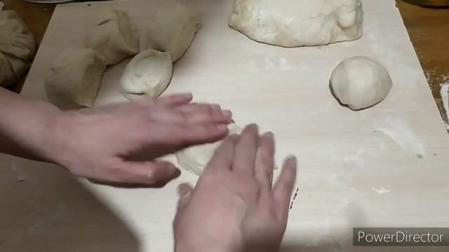 Пирожки с сыром и колбасой. Очень вкусно. смотреть онлайн