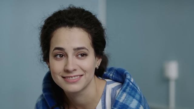 ПОСЛЕ СТРАШНОЙ АВАРИИ ЕЁ ПРИНЯЛИ ЗА ПОГИБШУЮ И ОНА РЕШИЛА ЕЙ ОСТАТЬСЯ! Меня зовут Саша