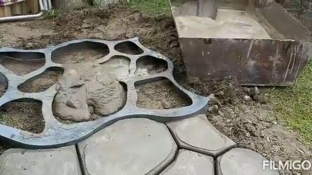 Дорожка в саду из формы. Все особенности и тонкости