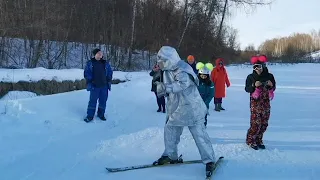 Весенний загар - 2019. Проезд по бассейну на лыжах