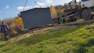 Подняли ГАРАЖ на манипуляторе и вывезли