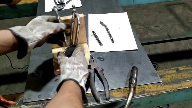 Суровая подставка для книг . Как сделать ? смотреть онлайн