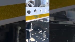 Первая погрузка на новый эвакуатор Ивеко Дейли. Сдвижная эвакуаторная платформа 6000 мм на 2300 мм.