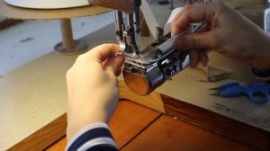 Быстрая окантовка тесьмой с одновременным прокладыванием шнурка