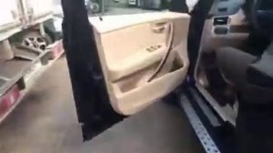 Старенький БМВ Х3, сломались родные парктроники. Оказалось намного дешевле поставить не штатные