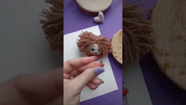 Вязаный домовёнок Кузя #вязаныеигрушки #домовенок #домовеноккузя #кузя смотреть онлайн